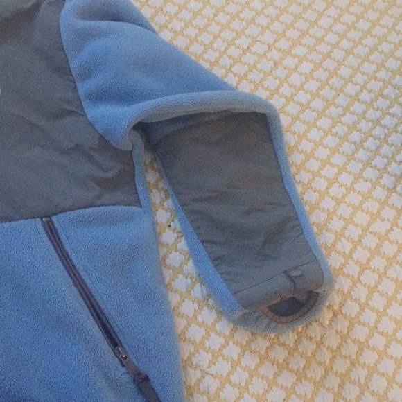 North Face Light Blue Zip Up Fleece. - Picture 5 of 7