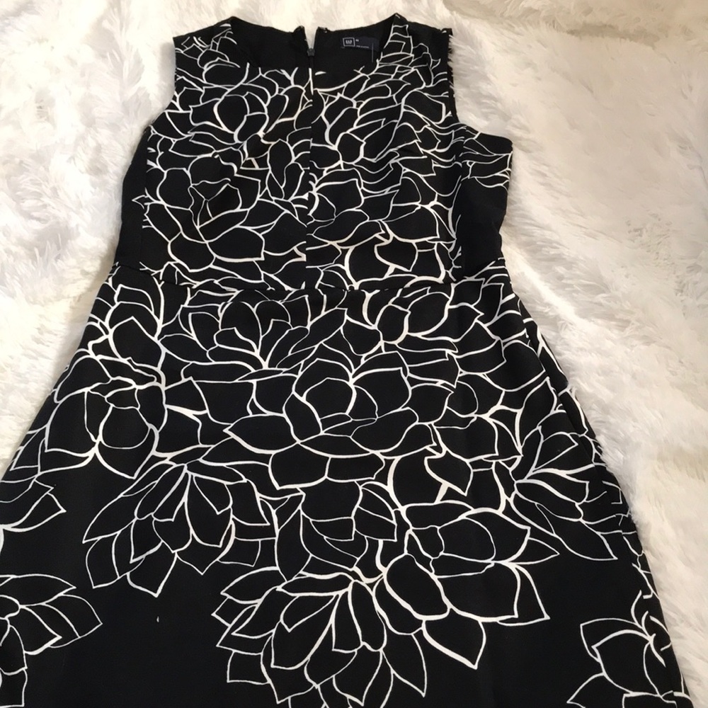 Black and white Fitted dress