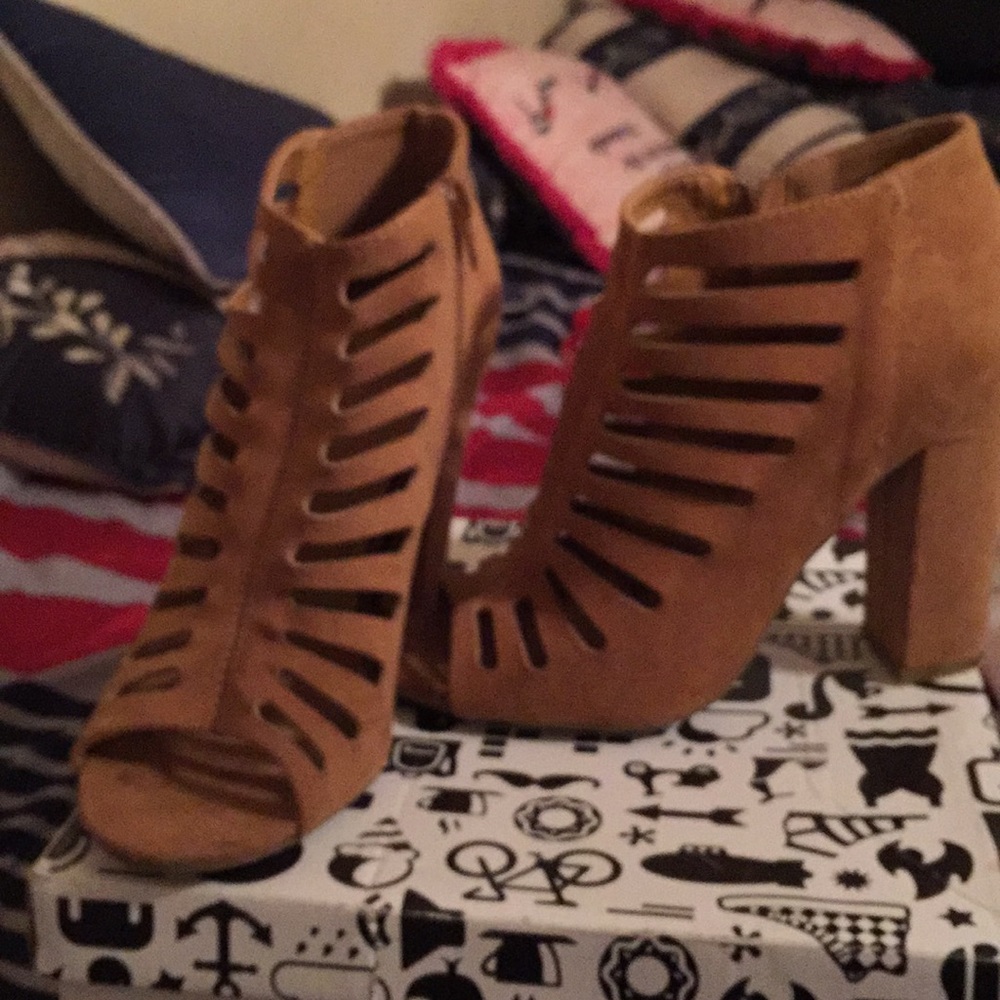 Women’s size 8 wedges/tan colored