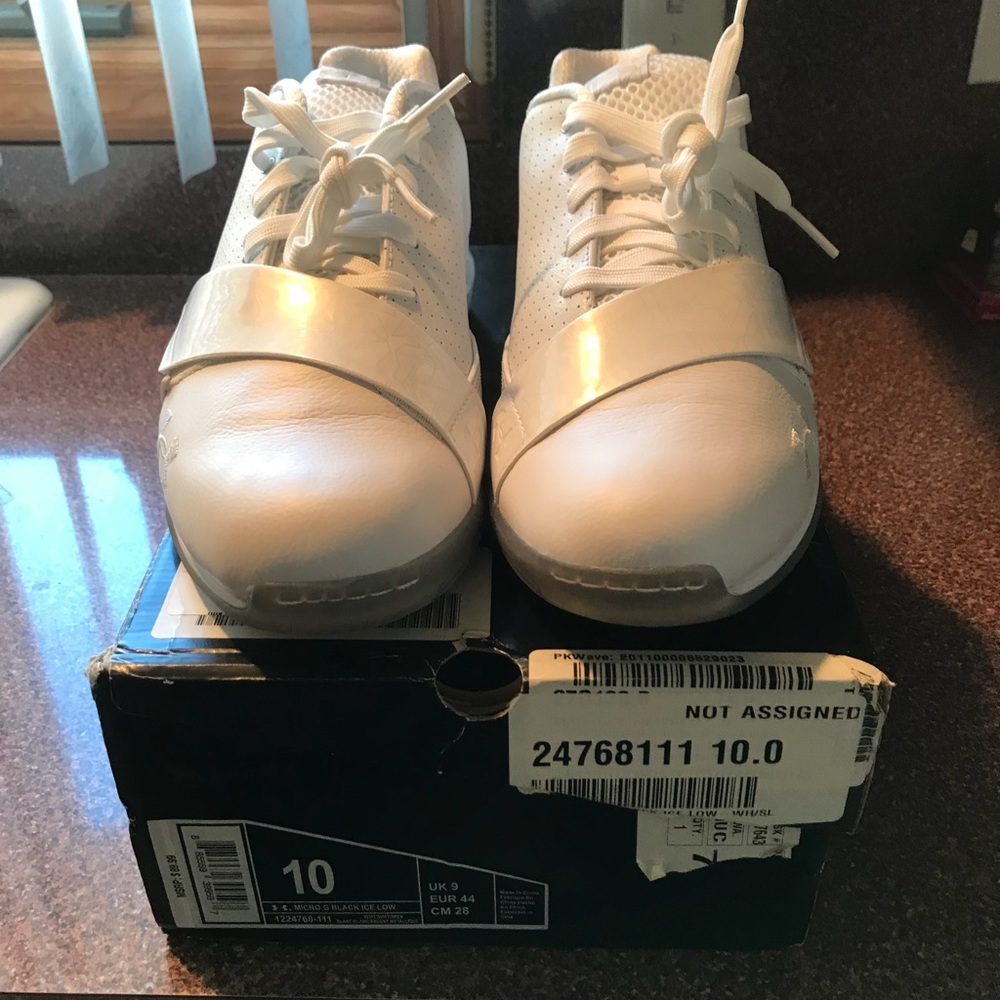 Under Armor Basketball Sneakers