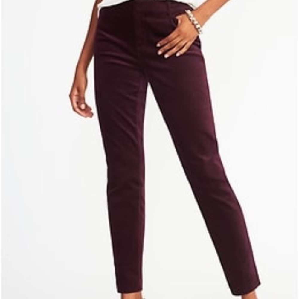 Old Navy Mid-rise pixie velvet ankle pants - 2 Reg