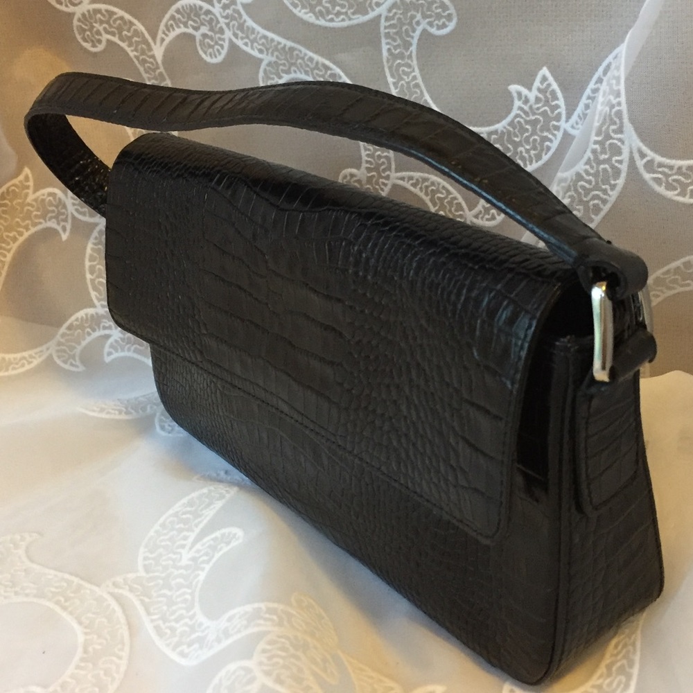 ANN TAYLOR LEATHER PURSE