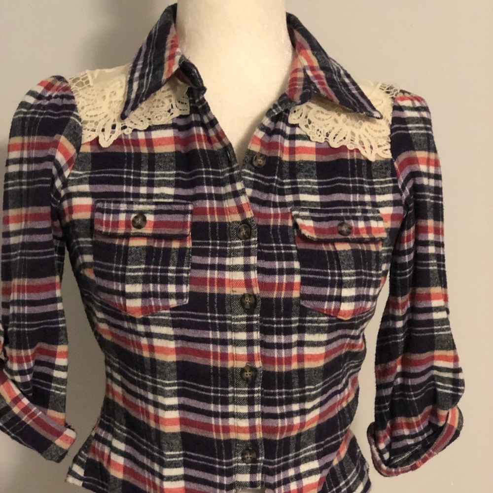 Cropped front tie plaid shirt