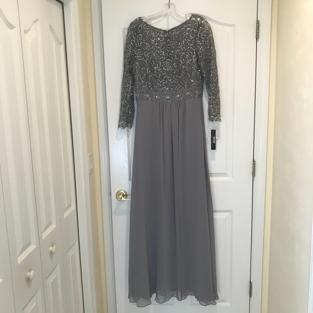 NWT, Decode 1.8 formal gown, grey, size 8