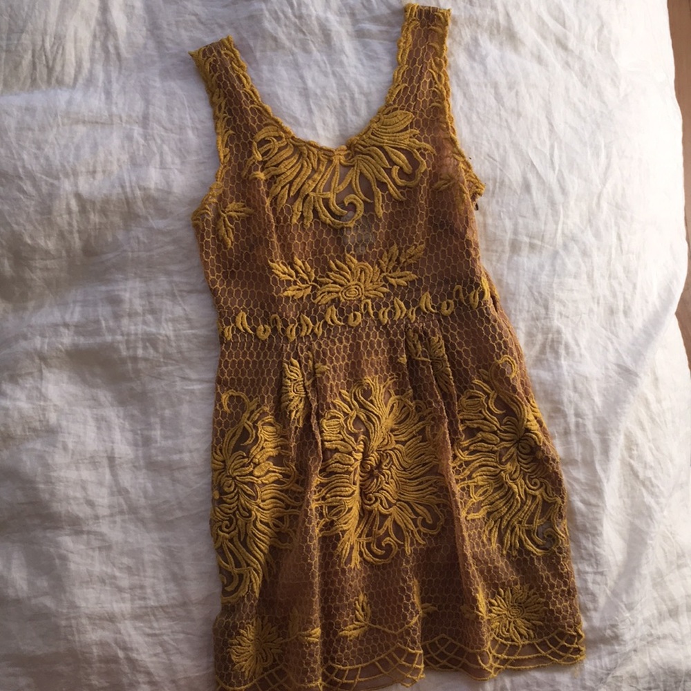 Yoana Baraschi yellow gold honeycomb lace dress