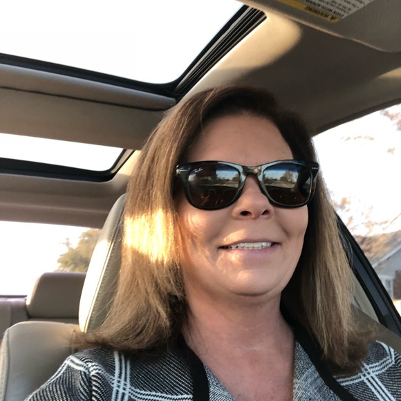 Meet your Posher, Gina - Picture 1 of 1