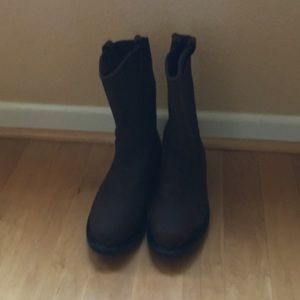 Men’s Red Wing boots new with tags. Size 9.5.