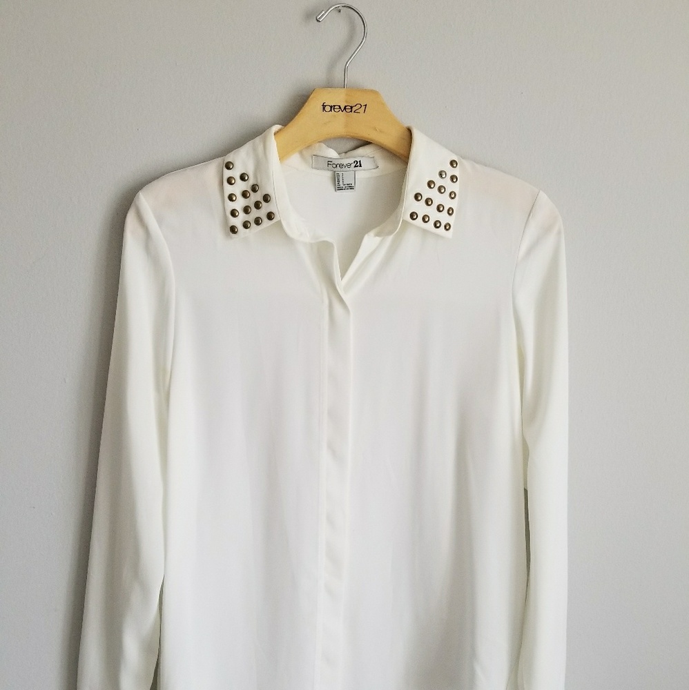 Forever 21 white shirt with studs
