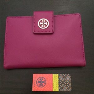 Tory Burch Passport Wallet