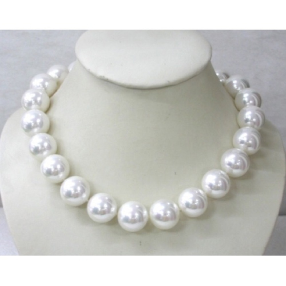 Giant pearl necklace