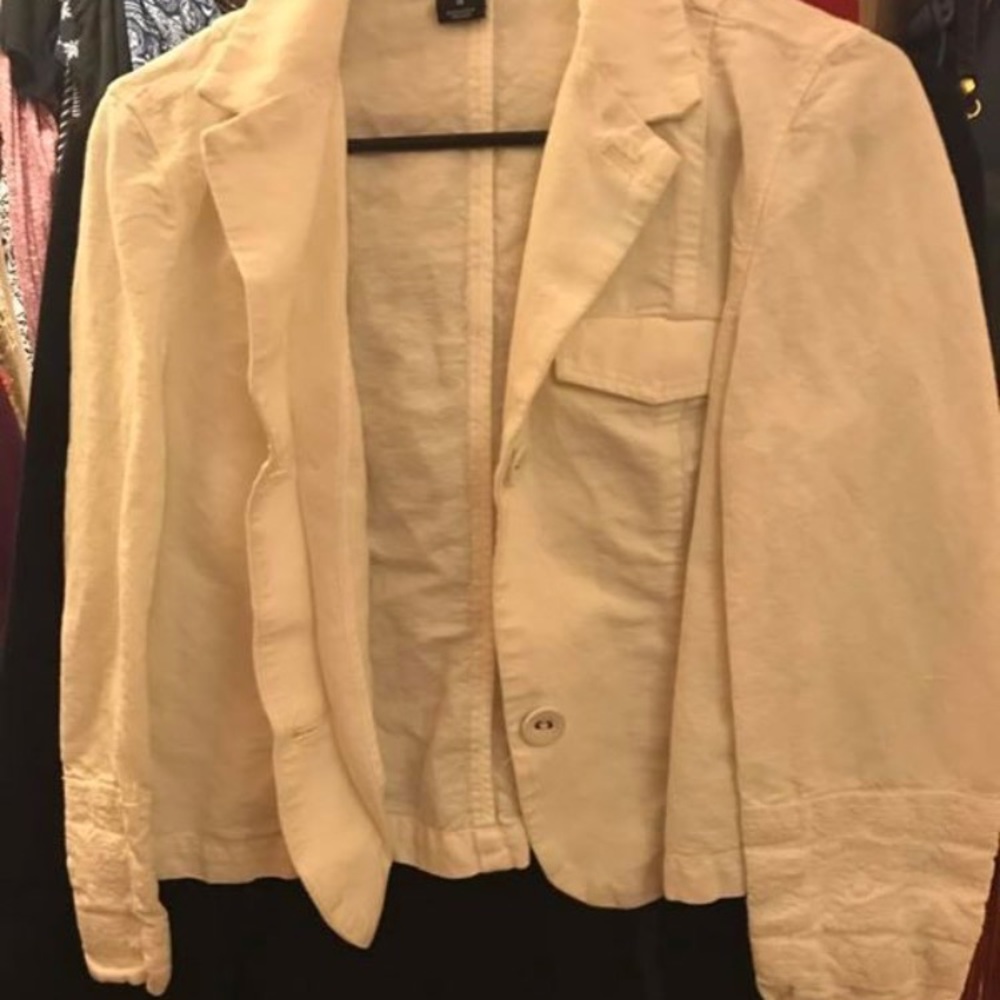 White blazer with embroidery
