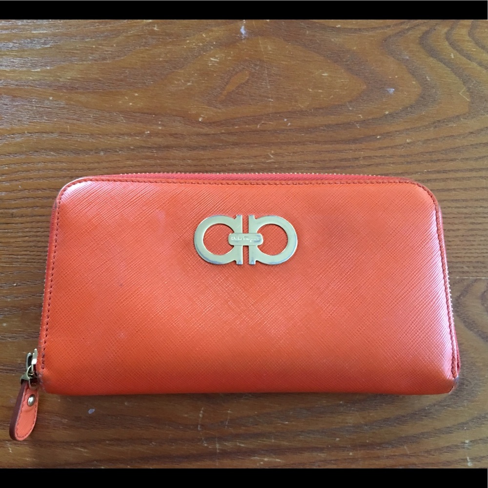 Salvatore Ferragamo Long Wallet w/zipper