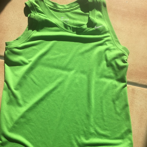 Nike drifit tank - Picture 2 of 2