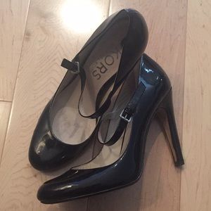 Michael Kors black pump