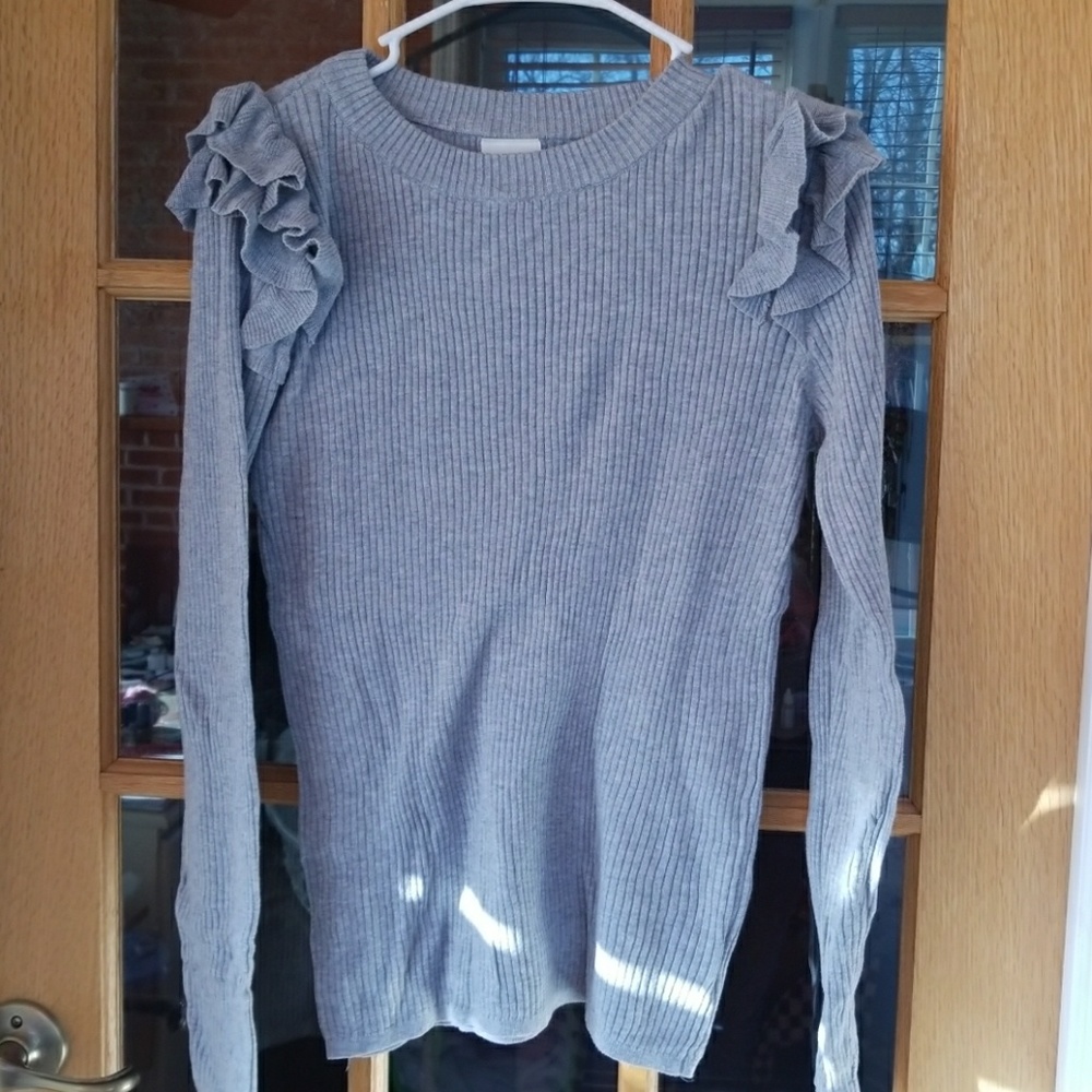 Ruffle shoulder ribbed top