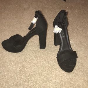 NEVER WORN black heels