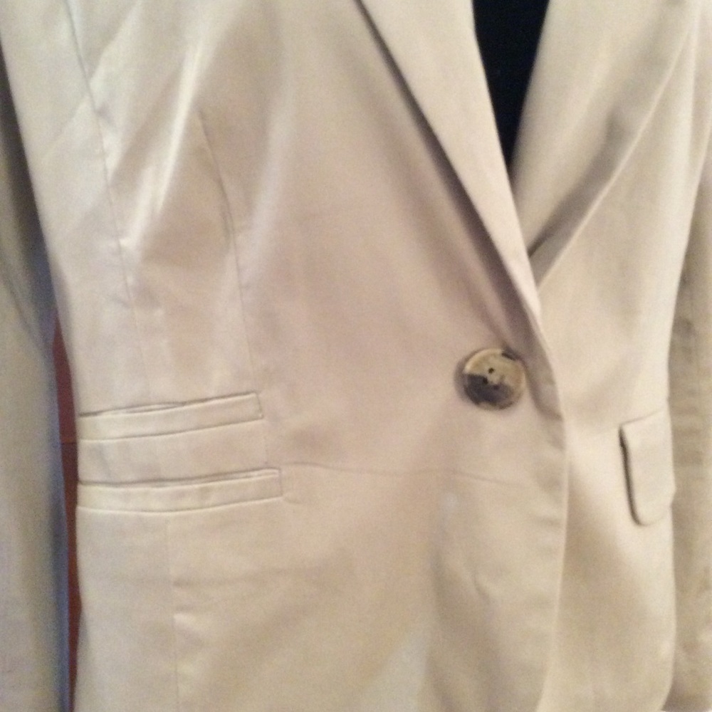 Blazer - Picture 2 of 2