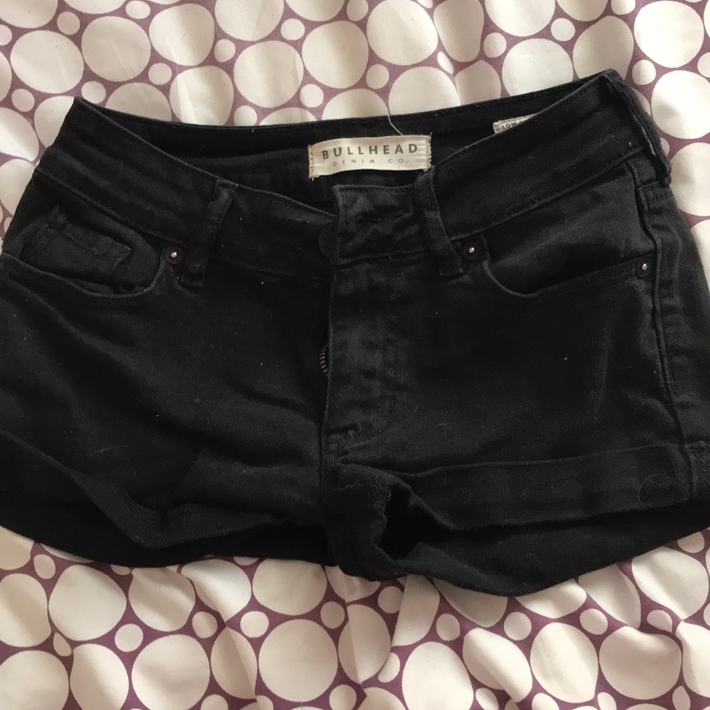 Black bullhead size 00 shorts