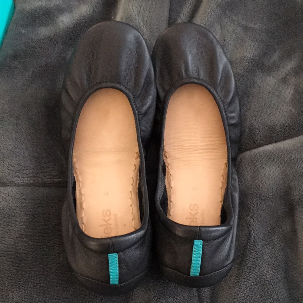 Classic black tieks