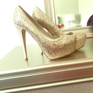 Gorgeous Gold ALDO heels