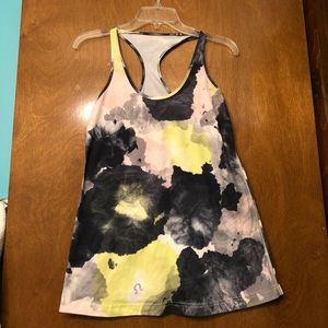 Black and Yellow Spotted Lululemon Tank Sz 8