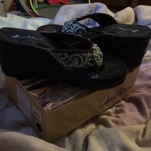 detailed new Montana West sandals size 11