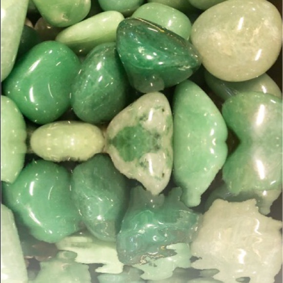 Heart Chakras Green Aventurine Crystal - Picture 2 of 3