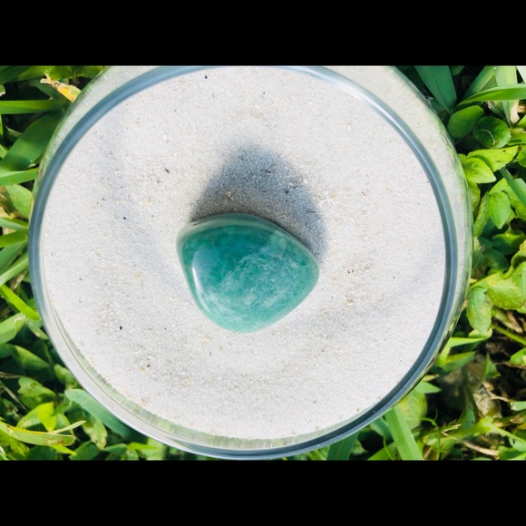 Heart Chakras Green Aventurine Crystal - Picture 3 of 3