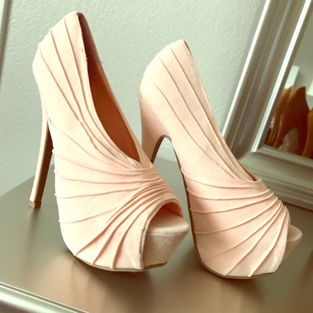 Kiss & Tell Heels
