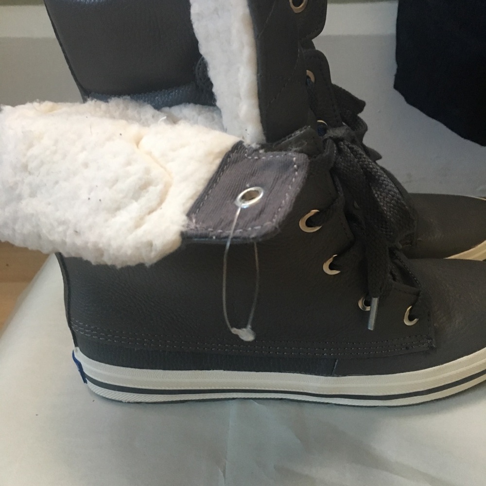 Women’s size 8  KEDS  boots