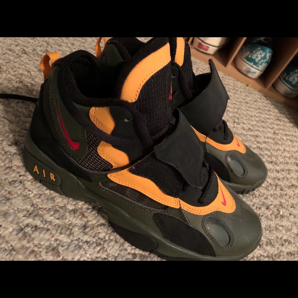 Nike Air Speed Turf 6.5Y / 8W NWOT