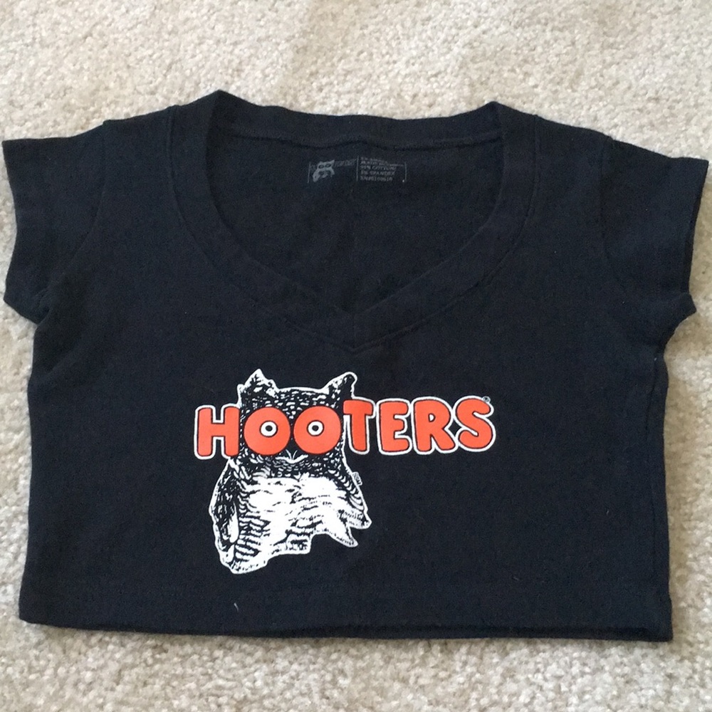 OFFICIAL Hooters crop top.