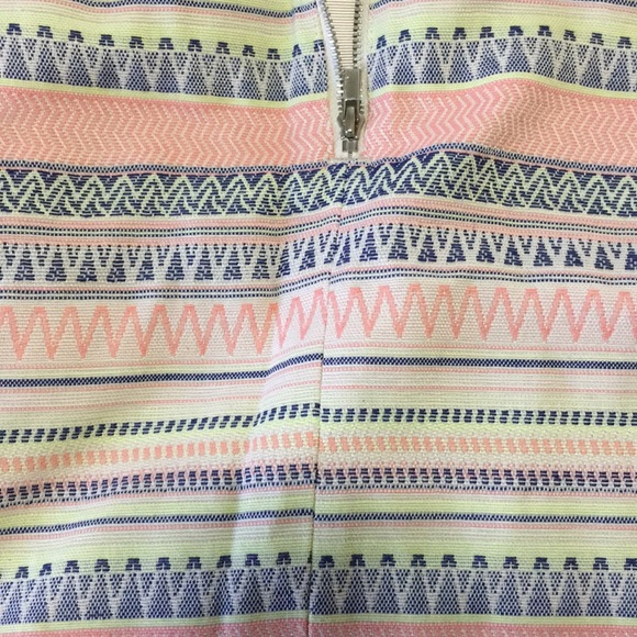 Skirt brand : LOFT  Nicely fitted skirt - Picture 5 of 5