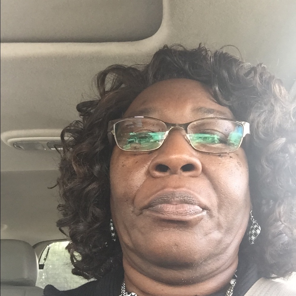 Meet your Posher, Eva