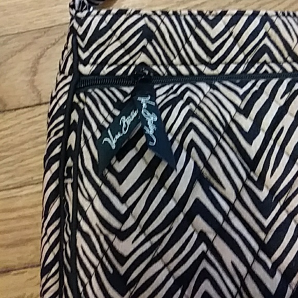 Vera Bradley zebra print cross body bag - Picture 3 of 8