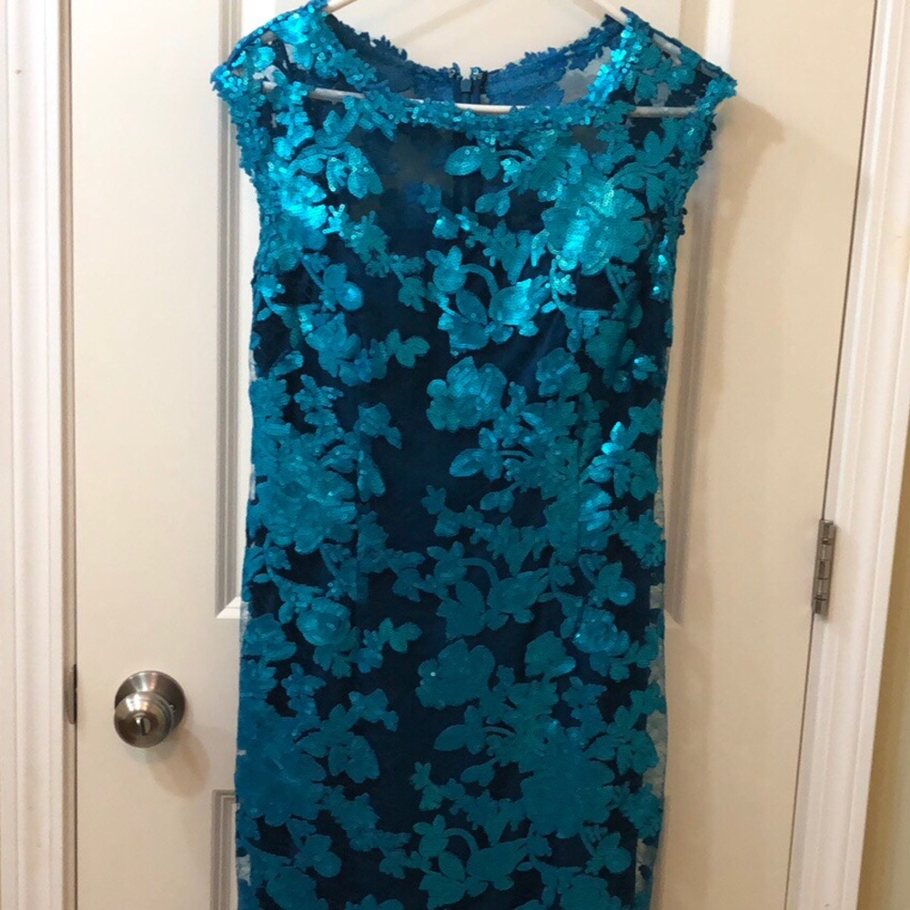 Adrianna Papell, Size 6, turquoise sequin dress