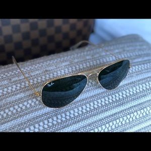 RAYBAN Aviator Classic Gold, Large ON HOLD