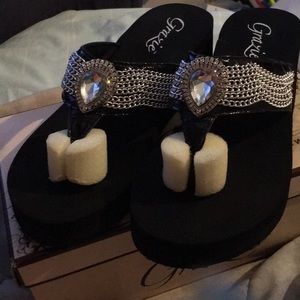 brand new black sandals wedges