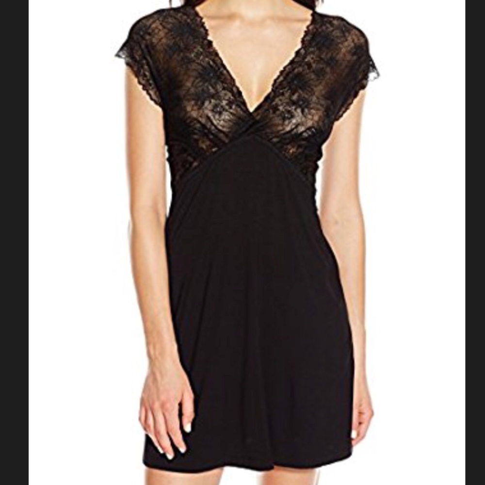 NWT! BEAUTIFUL lace chemise by Mimi Holliday
