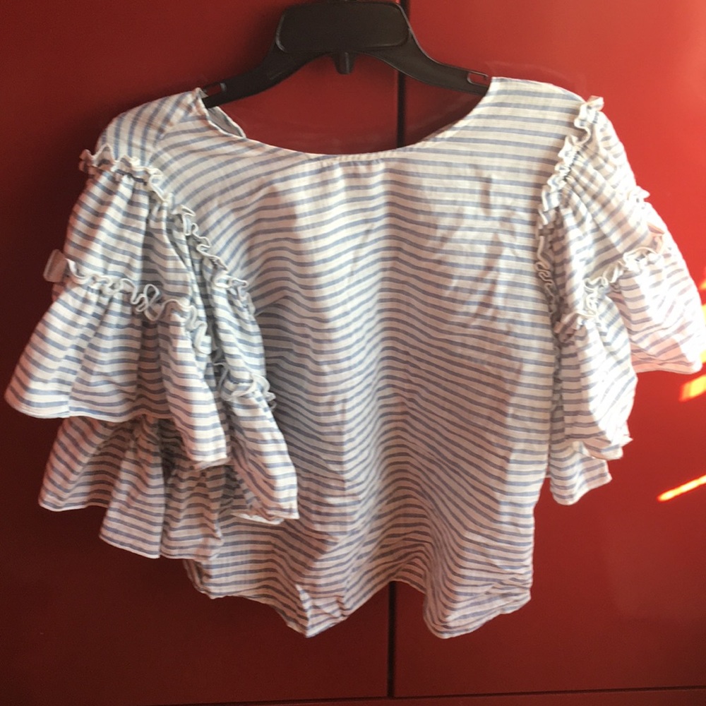 Flared sleeve shirt