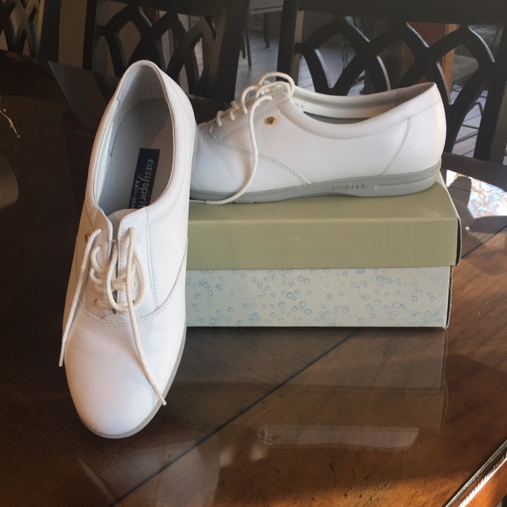 Easy spirit esmotion white leather shoes
