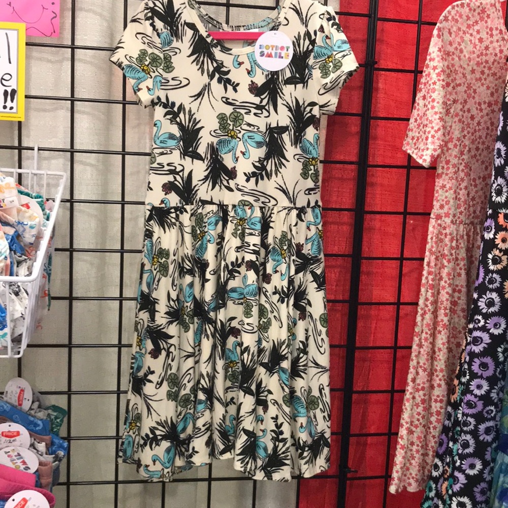 Cap sleeve swan dress
