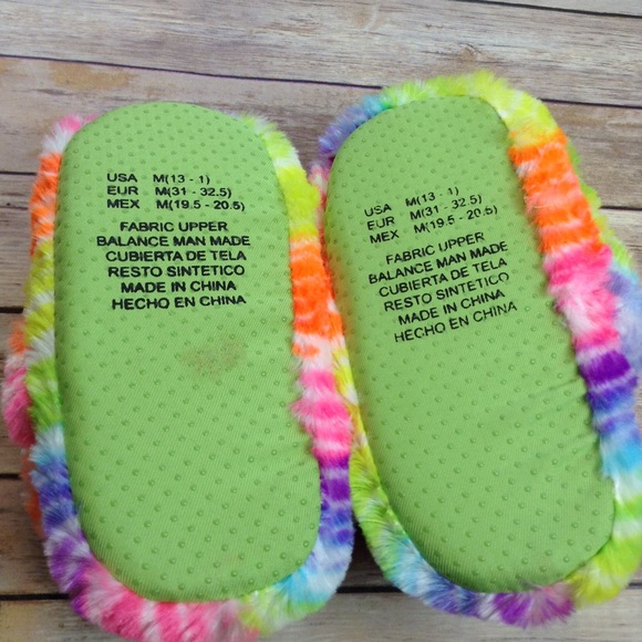 Unicorn houseshoes with rainbow stripes - Picture 3 of 5