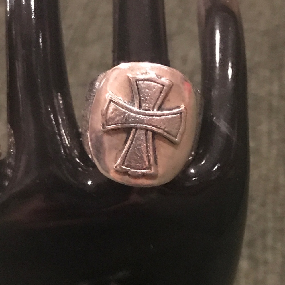 *****SALE**** Silpada .925 silver cross ring