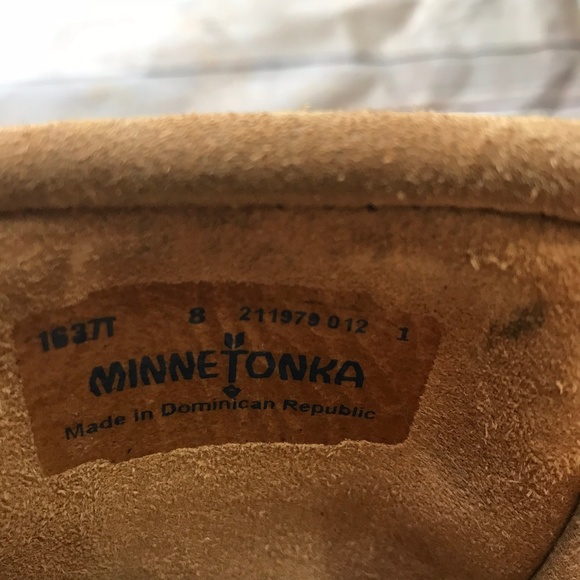 Minnetonka Moccasins Triple Layer Fringe Boots 8 - Picture 6 of 6