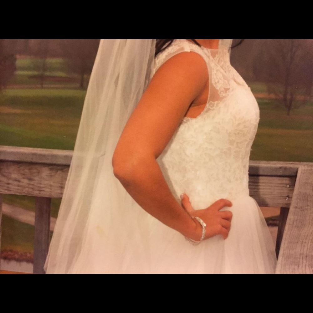 Wedding gown