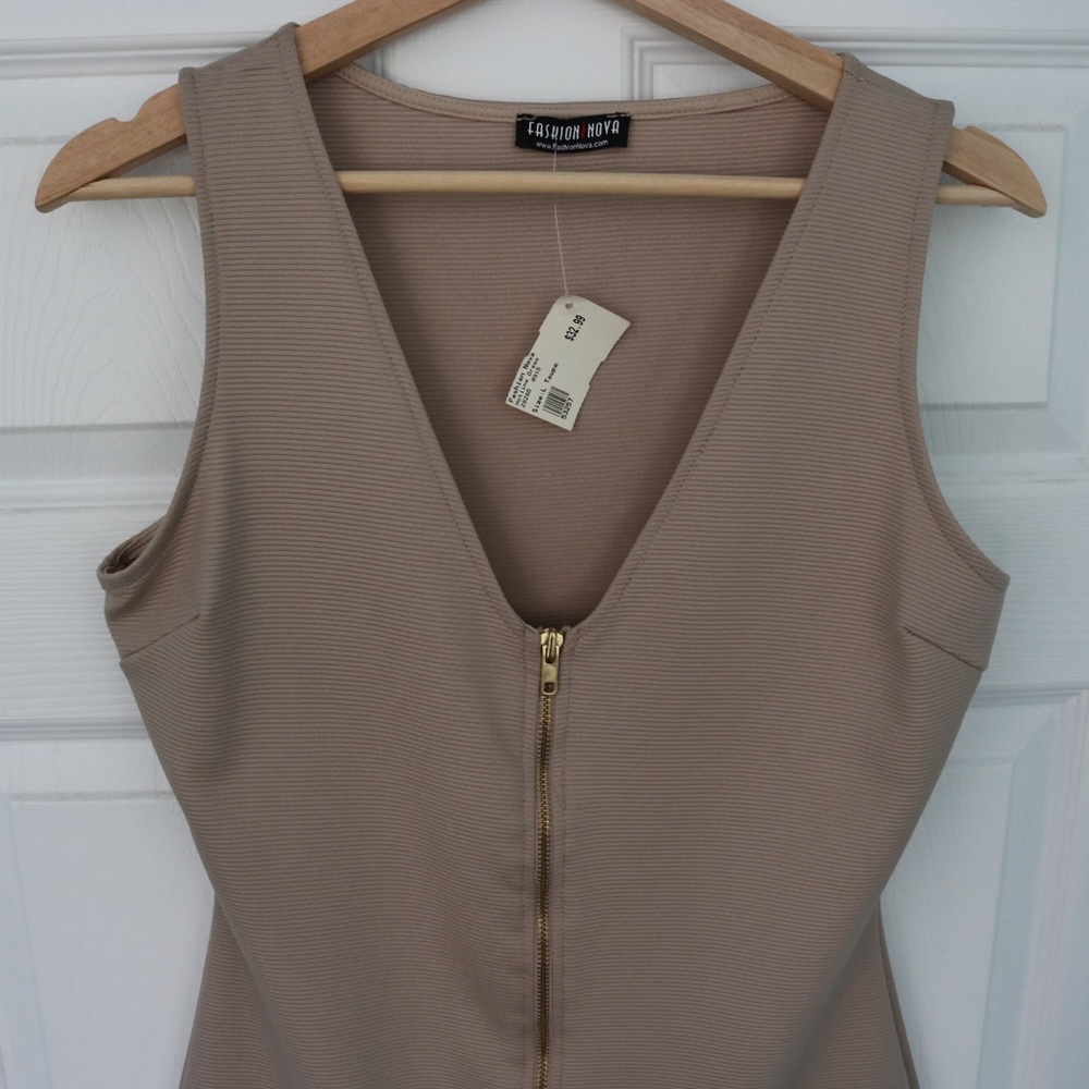 Dress - Picture 2 of 3