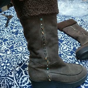 Wedge boots