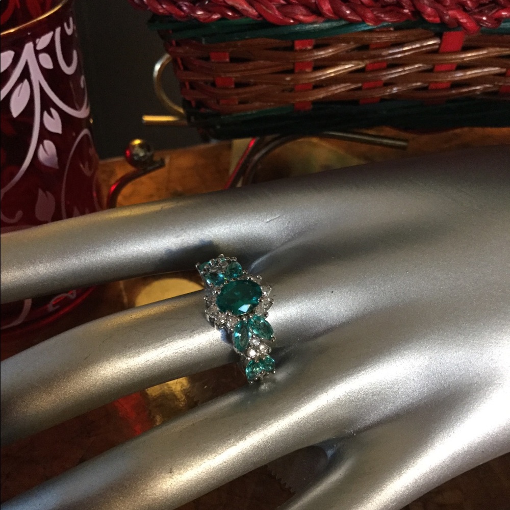 Ring - Picture 3 of 6