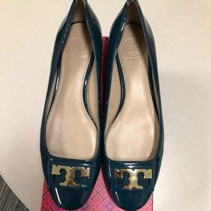 Tory Burch Gigi in an aqua green color.